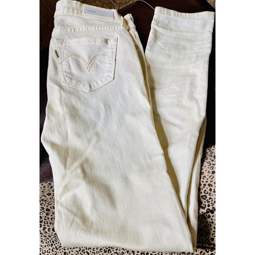 Women's Levi's Low Rise Skinny Jeans 3/26 Demi Curve Mellow Pale Yellow Stretch - Picture 1 of 4
